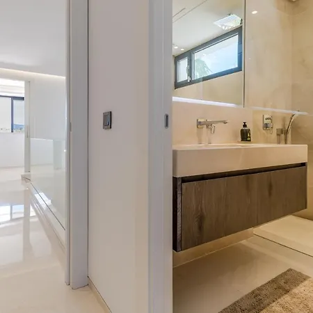 Luxury Golden Mile - 5 Bed & Open Sea View Apartment Marbella